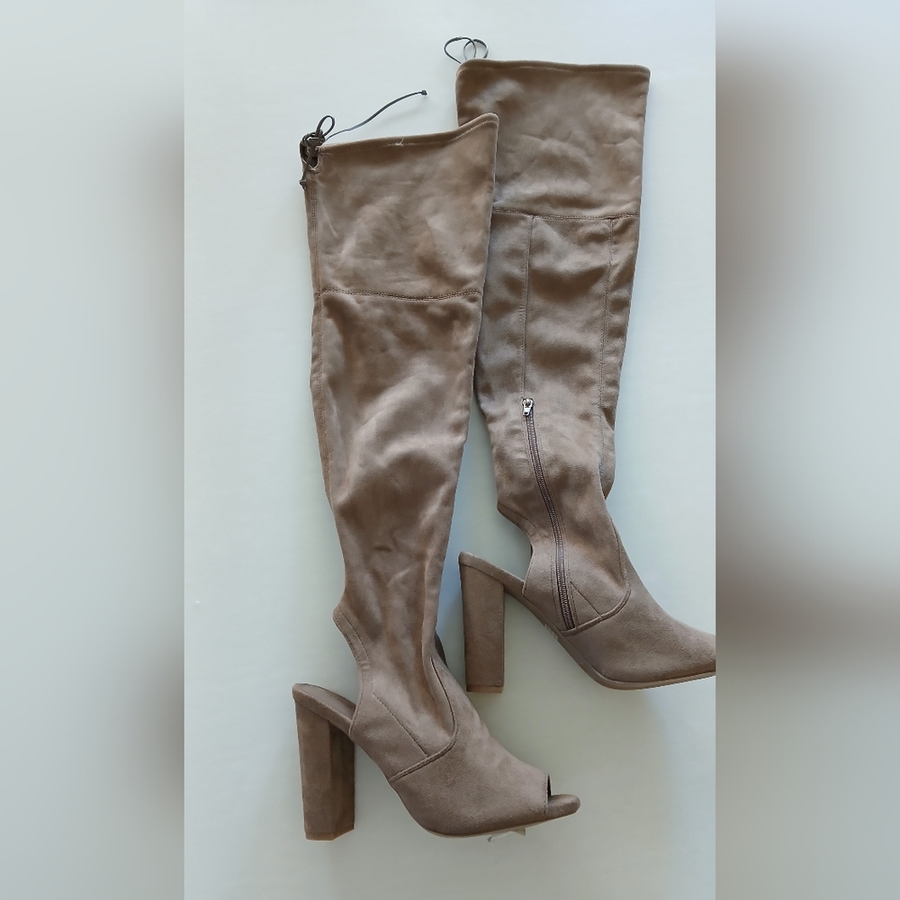 Wild Diva Lounge Taupe Faux Suede Peep Toe Knee High Booties – Women's Size 9